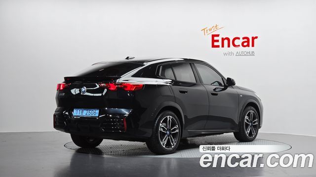BMW iX2 (U10) eDrive 20 M Sport 2024 — фото 2
