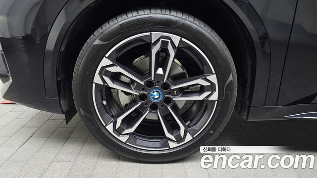 BMW iX2 (U10) eDrive 20 M Sport 2024 — фото 5