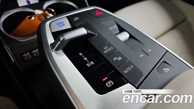 BMW iX2 (U10) eDrive 20 M Sport 2024 — фото 9