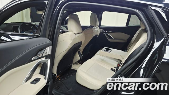 BMW iX2 (U10) eDrive 20 M Sport 2024 — фото 11