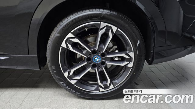 BMW iX2 (U10) eDrive 20 M Sport 2024 — фото 21