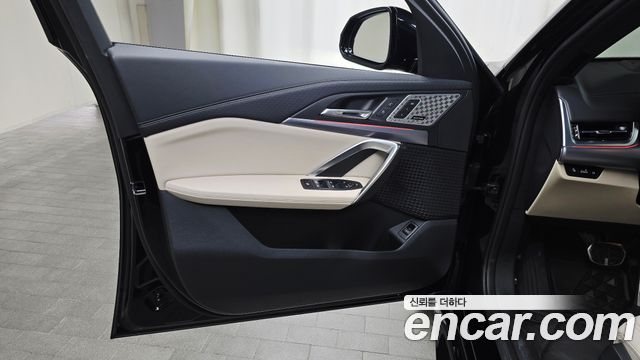 BMW iX2 (U10) eDrive 20 M Sport 2024 — фото 24