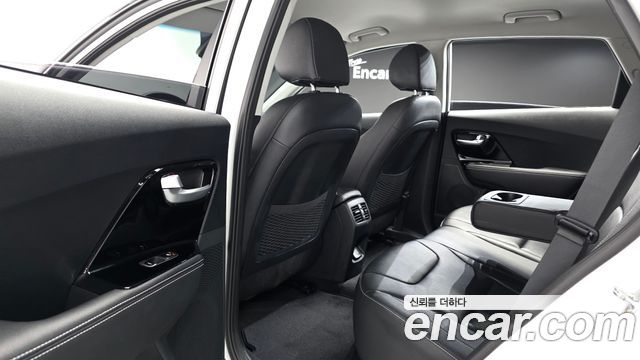 Kia Niro EV Noblesse 2022 — фото 11