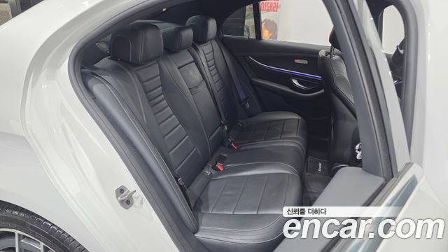 Mercedes-Benz E-Class (W213) E220d 4MATIC AMG Line 2021 — фото 12
