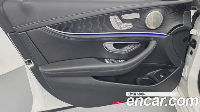 Mercedes-Benz E-Class (W213) E220d 4MATIC AMG Line 2021 — фото 24