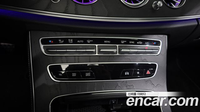 Mercedes-Benz E-Class (W213) E220d 4MATIC AMG Line 2021 — фото 30