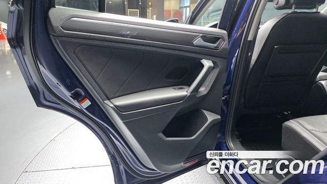 Volkswagen Tiguan (II) 2.0 TDI Prestige 2018 — фото 25