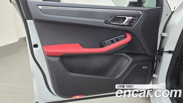 Porsche Macan 2.9 GTS 95B 2020 — фото 24