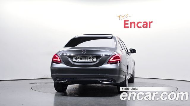 Mercedes-Benz C-Class (W205) C220 d Avantgarde 2019 — фото 4