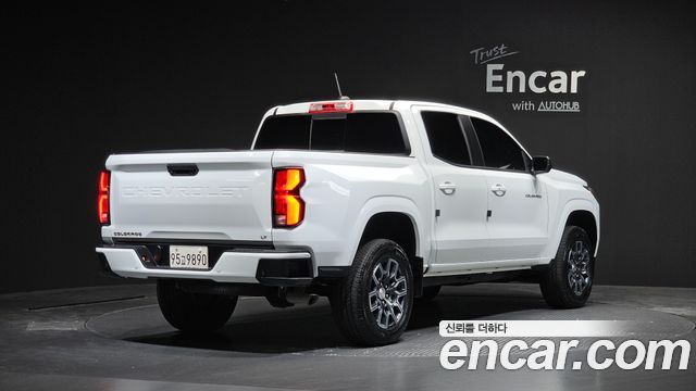 Chevrolet Colorado 2.7 2WD 2023 — фото 2