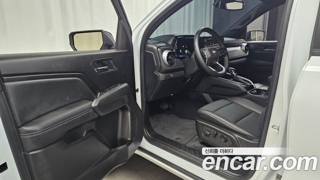 Chevrolet Colorado 2.7 2WD 2023 — фото 10