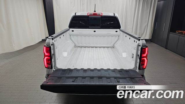 Chevrolet Colorado 2.7 2WD 2023 — фото 21