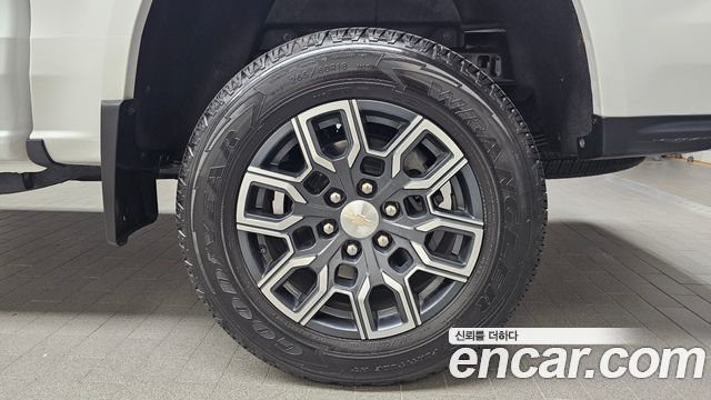 Chevrolet Colorado 2.7 2WD 2023 — фото 27