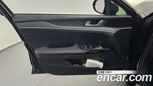Kia K5 (III) 2.0 Prestige 2022 — фото 24