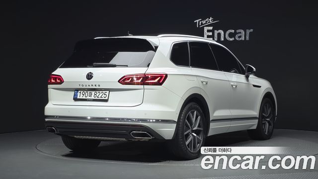 Volkswagen Touareg (III) 3.0 TDI Prestige 2023 — фото 2