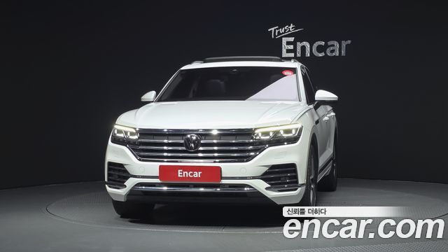 Volkswagen Touareg (III) 3.0 TDI Prestige 2023 — фото 3