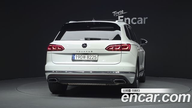 Volkswagen Touareg (III) 3.0 TDI Prestige 2023 — фото 4