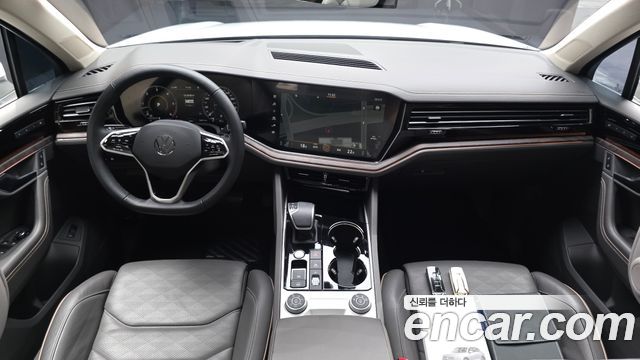 Volkswagen Touareg (III) 3.0 TDI Prestige 2023 — фото 7