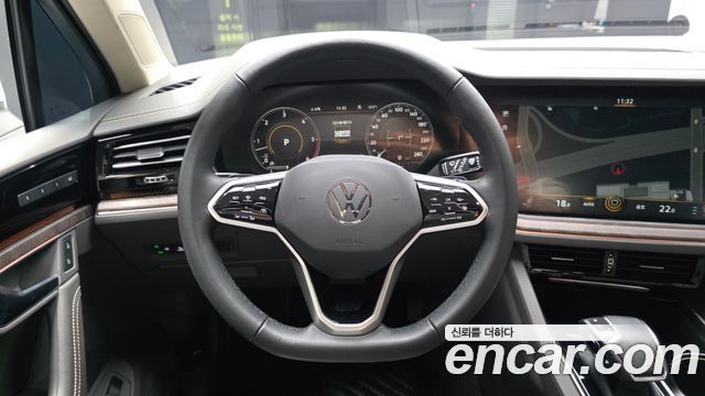 Volkswagen Touareg (III) 3.0 TDI Prestige 2023 — фото 17