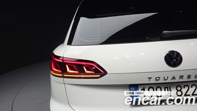 Volkswagen Touareg (III) 3.0 TDI Prestige 2023 — фото 29