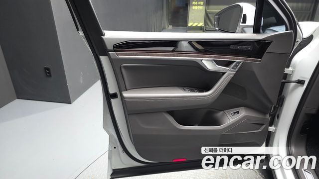 Volkswagen Touareg (III) 3.0 TDI Prestige 2023 — фото 30