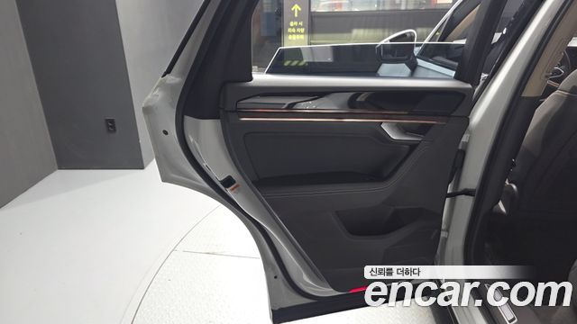 Volkswagen Touareg (III) 3.0 TDI Prestige 2023 — фото 31
