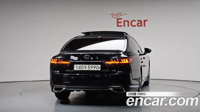 Lexus LS500 (V) 3.5 Platinum AWD 2022 — фото 4