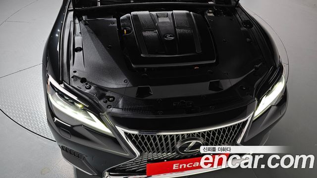 Lexus LS500 (V) 3.5 Platinum AWD 2022 — фото 6