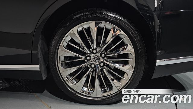 Lexus LS500 (V) 3.5 Platinum AWD 2022 — фото 27