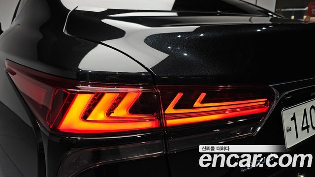 Lexus LS500 (V) 3.5 Platinum AWD 2022 — фото 29