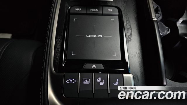 Lexus LS500 (V) 3.5 Platinum AWD 2022 — фото 38