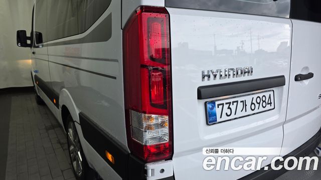 Hyundai Solati 15-seater Luxury 2025 — фото 23