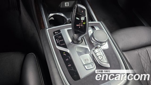 BMW 7 Series (G11) 740Li xDrive 2016 — фото 9