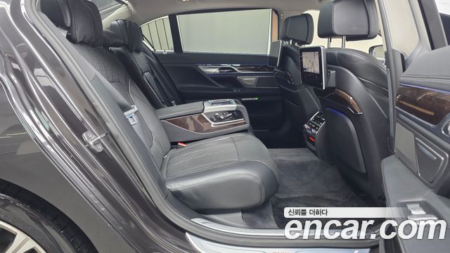 BMW 7 Series (G11) 740Li xDrive 2016 — фото 12