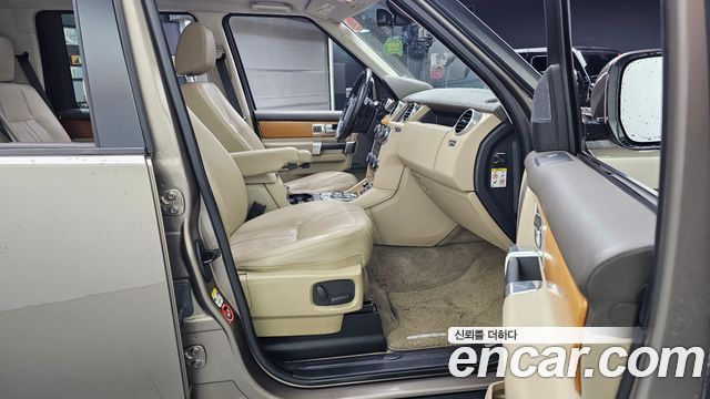 Land Rover Discovery 4 3.0 SDV6 SE 2015 — фото 11