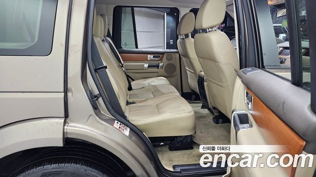 Land Rover Discovery 4 3.0 SDV6 SE 2015 — фото 12