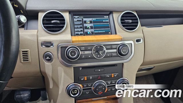 Land Rover Discovery 4 3.0 SDV6 SE 2015 — фото 14