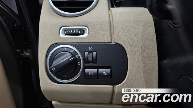 Land Rover Discovery 4 3.0 SDV6 SE 2015 — фото 16