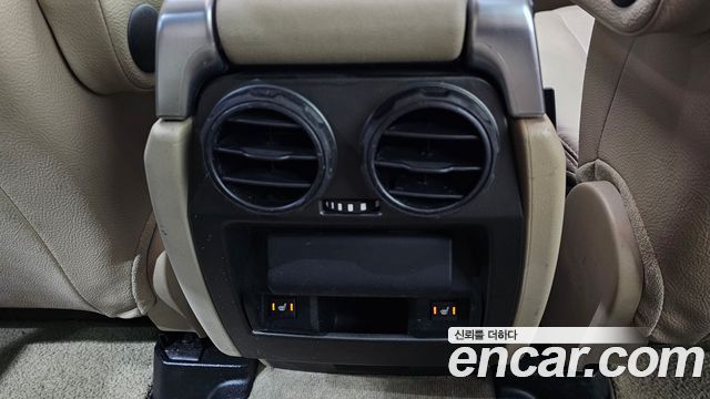 Land Rover Discovery 4 3.0 SDV6 SE 2015 — фото 18