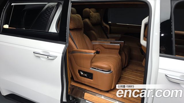 Kia Carnival (IV) Gasoline 9-Seater Hi Limousine (7-seater Limousine(Special vehicle) 2024 — фото 12