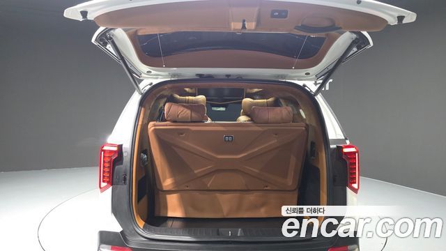 Kia Carnival (IV) Gasoline 9-Seater Hi Limousine (7-seater Limousine(Special vehicle) 2024 — фото 20