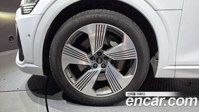 Audi e-tron 55 Quattro Sportback 2021 — фото 5