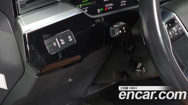 Audi e-tron 55 Quattro Sportback 2021 — фото 15