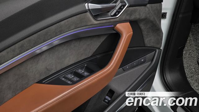 Audi e-tron 55 Quattro Sportback 2021 — фото 16