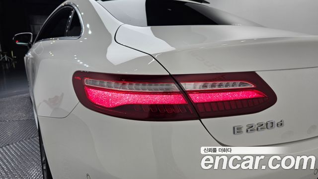 Mercedes-Benz E-Class (W213) E220d Coupe 2020 — фото 23