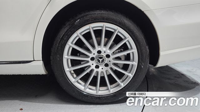 Mercedes-Benz E-Class (W213) E250 Exclusive 2022 — фото 27