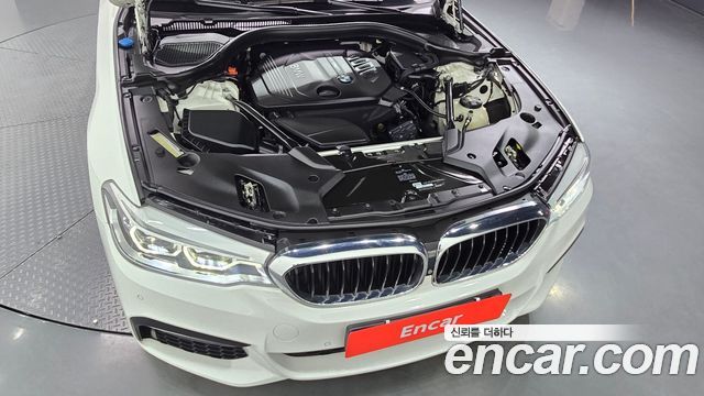BMW 5 Series (G30) 520d xDrive M Sport Package Plus 2017 — фото 6