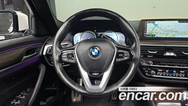BMW 5 Series (G30) 520d xDrive M Sport Package Plus 2017 — фото 12