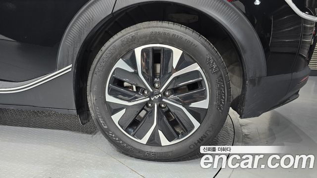 Kia EV6 Long Range Air 2023 — фото 27