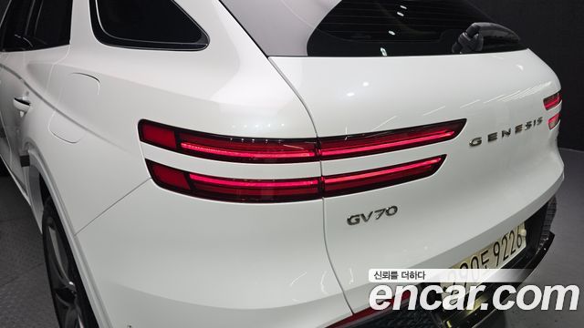 Genesis GV70 2.5T Gasoline AWD 2023 — фото 23